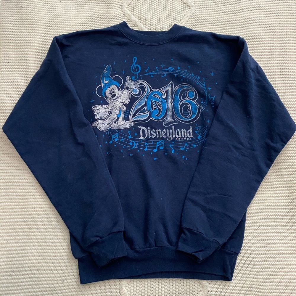 2016 DISNEY CREWNECK - Picture 3 of 4
